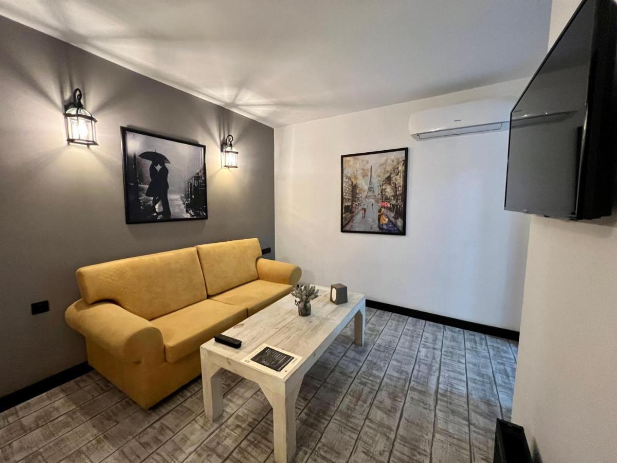 Hotel Monk House Erevan Esterno foto