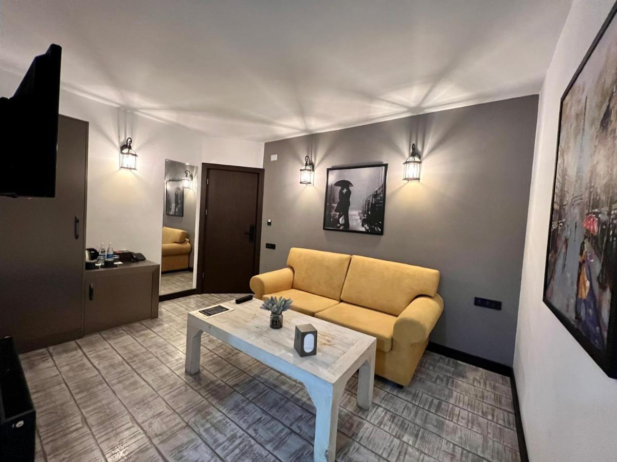 Hotel Monk House Erevan Esterno foto