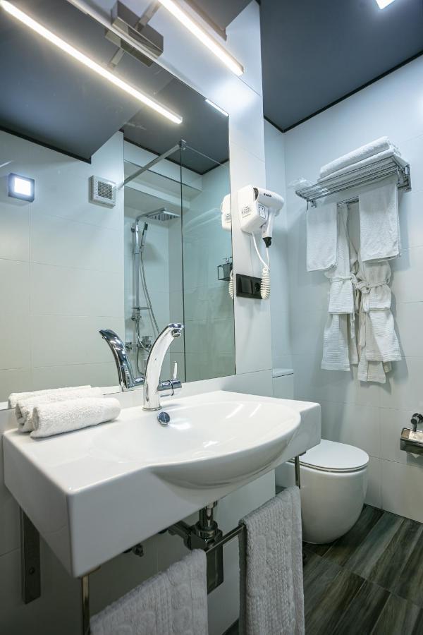 Hotel Monk House Erevan Esterno foto