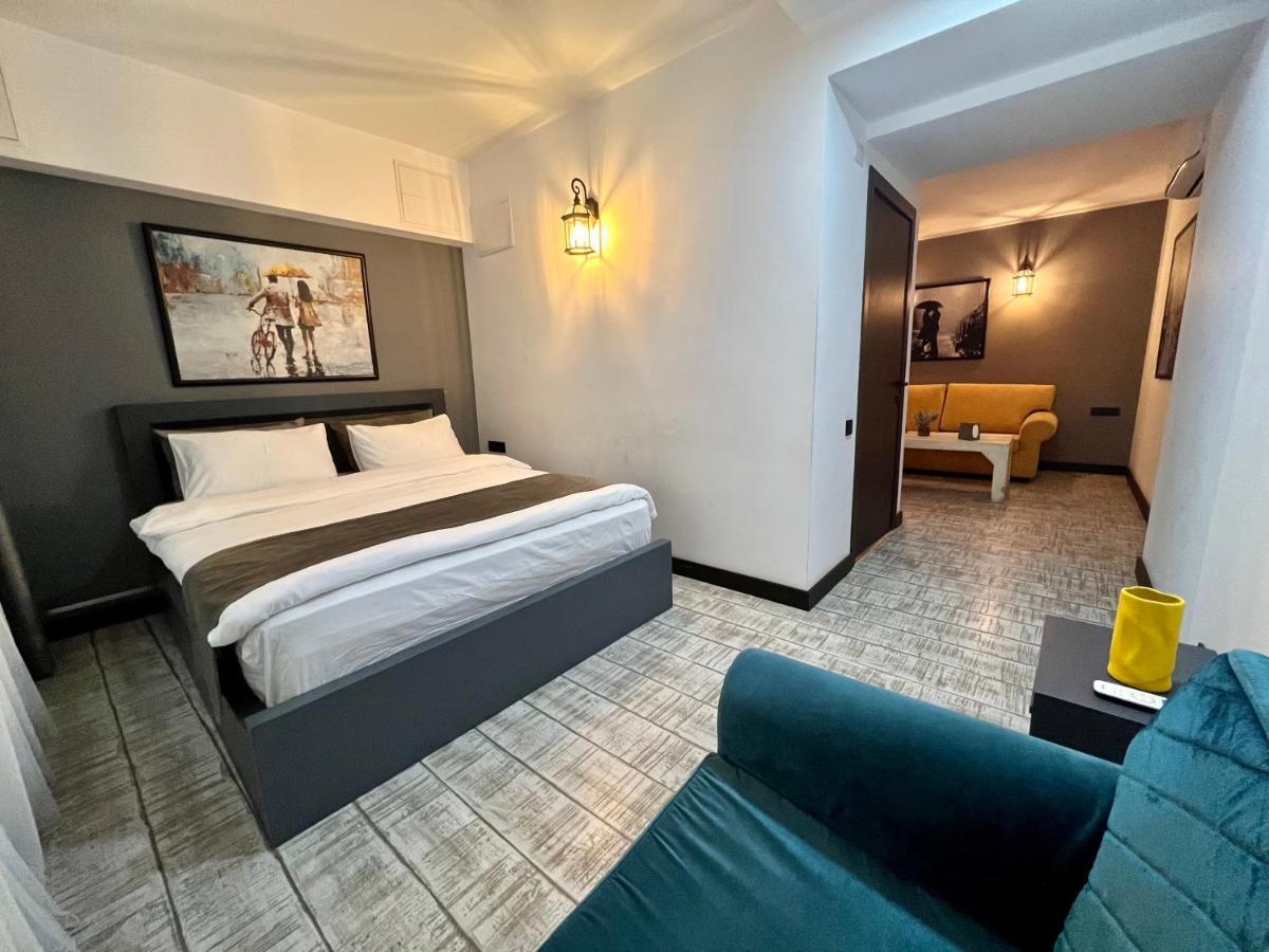 Hotel Monk House Erevan Esterno foto