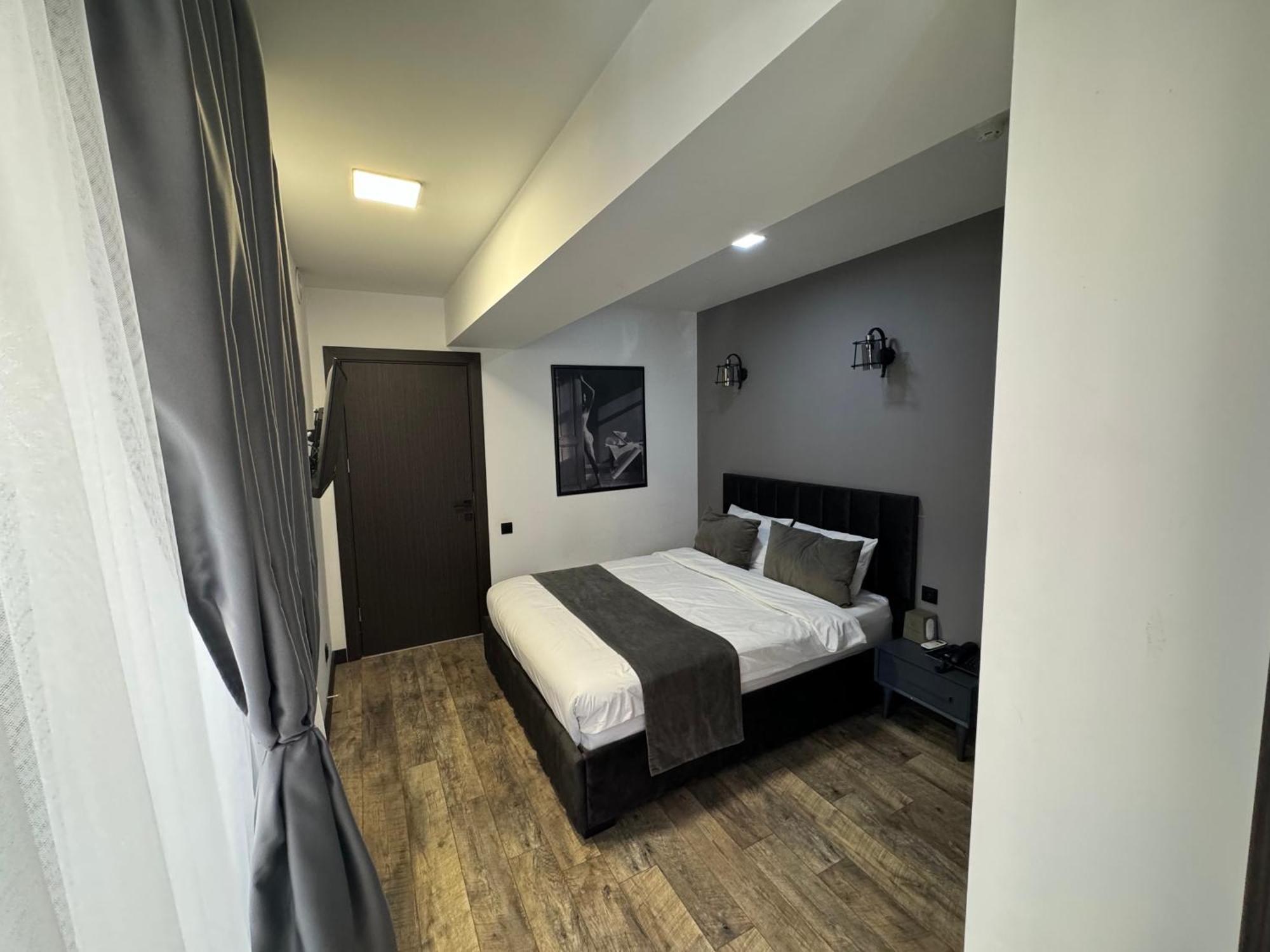 Hotel Monk House Erevan Esterno foto