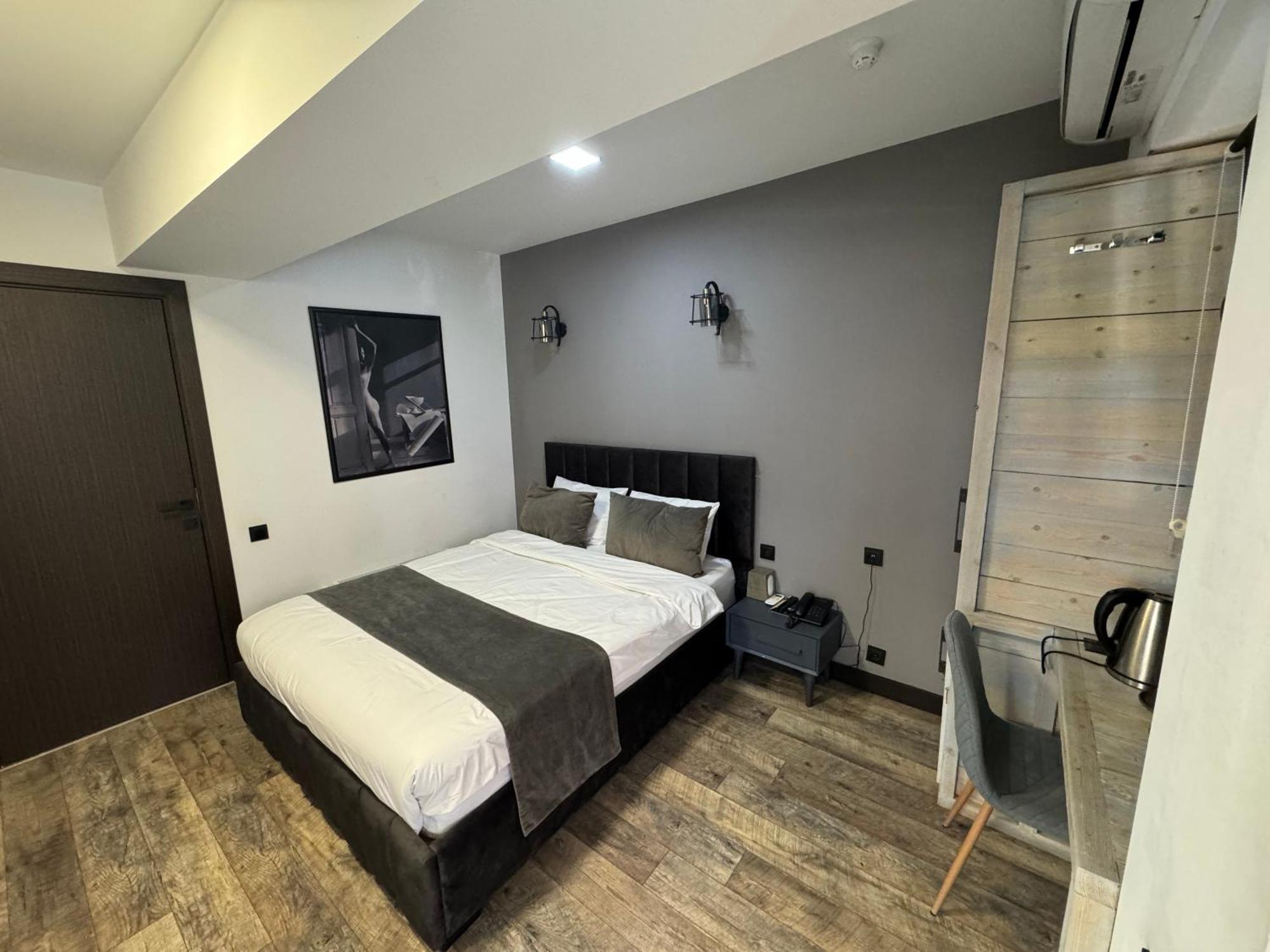 Hotel Monk House Erevan Esterno foto